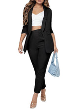 Zweiteiliger Blazer mit halblangen Ärmeln + Röhrenhose
